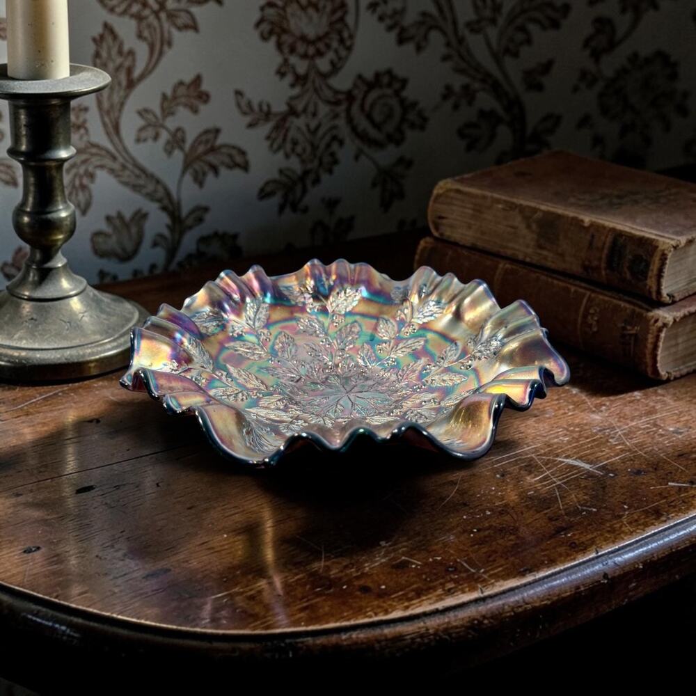 ⭐️VTG Fenton Carnival Glass Yellow Iridescent Holly & Berries 9" Diameter Bowl